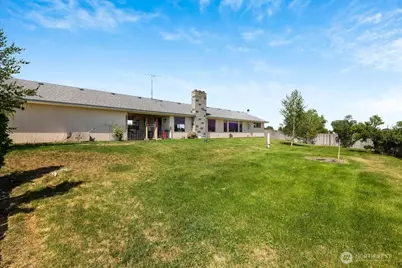 7802 Hicks Road, Grandview, WA 98930 - Photo 25
