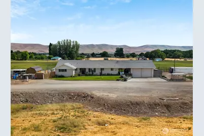 7802 Hicks Road, Grandview, WA 98930 - Photo 23