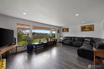 7802 Hicks Road, Grandview, WA 98930 - Photo 3