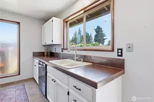 102 Sherwood Ln, Castle Rock, WA 98611 - Photo 7