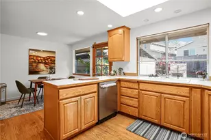 8626 S 134th St, Seattle, WA 98178 - Photo 9