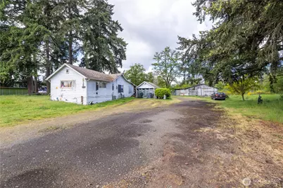 13706 C Street S, Tacoma, WA 98444 - Photo 3