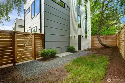 8750 13th Avenue NW #C, Seattle, WA 98117 - Photo 3