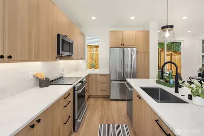 11812 NE 103rd Place, Kirkland, WA 98033 - Photo 9