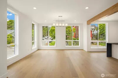102 NE 44th Street, Seattle, WA 98105 - Photo 5