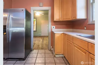 2214 N 60th Street, Seattle, WA 98103 - Photo 3