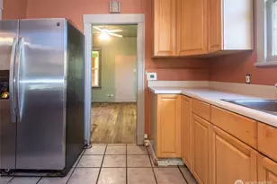 2214 N 60th St, Seattle, WA 98103 - Photo 3