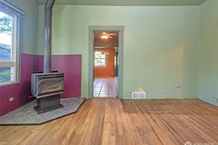 2214 N 60th St, Seattle, WA 98103 - Photo 7
