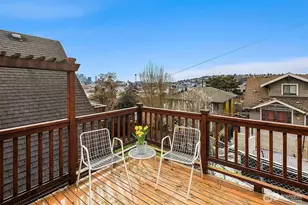 267 E Newton St, Seattle, WA 98102 - Photo 3