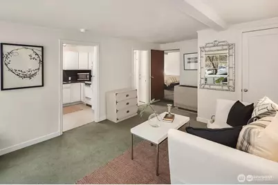 267 E Newton Street, Seattle, WA 98102 - Photo 17