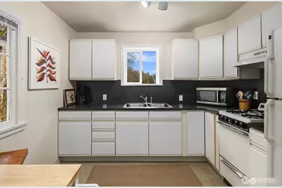 267 E Newton Street, Seattle, WA 98102 - Photo 19