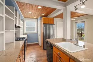 267 E Newton St, Seattle, WA 98102 - Photo 7