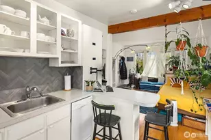 267 E Newton St, Seattle, WA 98102 - Photo 13