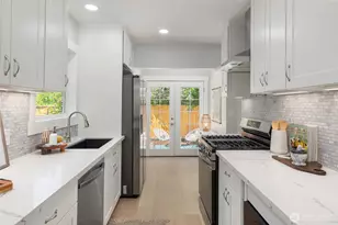 1312 NE 70th St, Seattle, WA 98115 - Photo 9