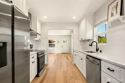 11558 Fremont Avenue N #A, Seattle, WA 98133 - Photo 7