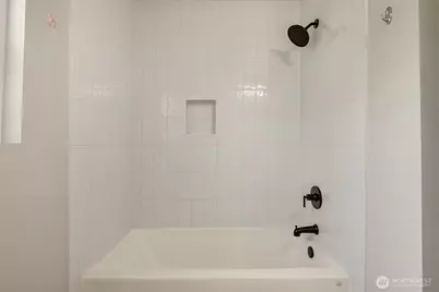 11558 Fremont Avenue N #A, Seattle, WA 98133 - Photo 11