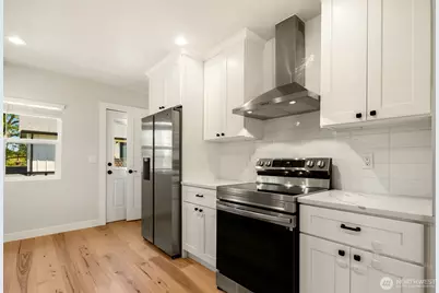 11558 Fremont Avenue N #A, Seattle, WA 98133 - Photo 9