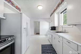 706 3rd St SW, Puyallup, WA 98371 - Photo 11