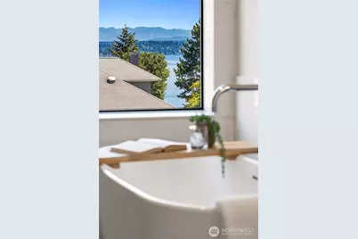 1810 Madrona Drive, Seattle, WA 98122 - Photo 27