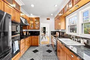 114 Queen Anne Dr, Seattle, WA 98109 - Photo 13