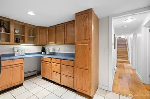 114 Queen Anne Dr, Seattle, WA 98109 - Photo 35