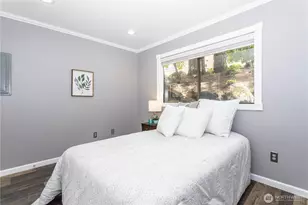 12517 NE 23rd Pl, Bellevue, WA 98005 - Photo 25