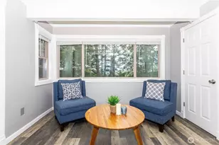 12517 NE 23rd Pl, Bellevue, WA 98005 - Photo 17