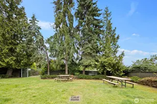 1425 S Puget Dr, Renton, WA 98055 - Photo 29