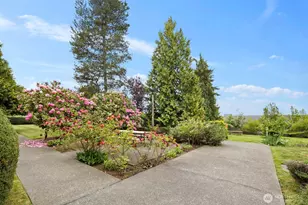 1425 S Puget Dr, Renton, WA 98055 - Photo 33