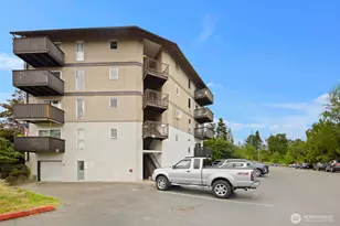 1425 S Puget Dr, Renton, WA 98055 - Photo 25