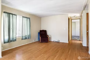 225 NE Ernst St, Oak Harbor, WA 98277 - Photo 15