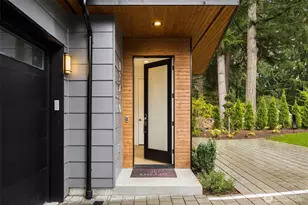 12710 NE 72nd St, Kirkland, WA 98033 - Photo 3