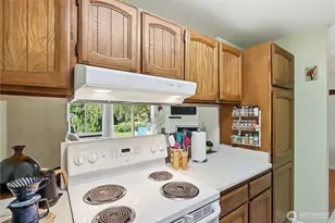 1041 Ihland Pl NE, Bainbridge Island, WA 98110 - Photo 17