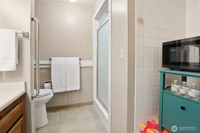 1041 Ihland Place NE, Bainbridge Island, WA 98110 - Photo 25
