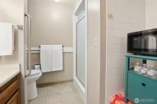 1041 Ihland Pl NE, Bainbridge Island, WA 98110 - Photo 25