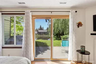 1041 Ihland Pl NE, Bainbridge Island, WA 98110 - Photo 15