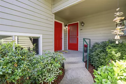 1041 Ihland Place NE, Bainbridge Island, WA 98110 - Photo 3