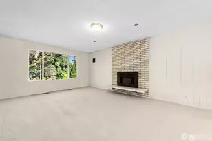14221 SE 10th Pl, Bellevue, WA 98007 - Photo 11