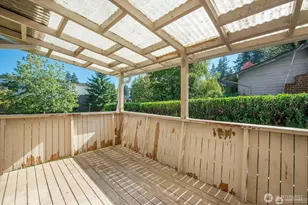 14221 SE 10th Pl, Bellevue, WA 98007 - Photo 21