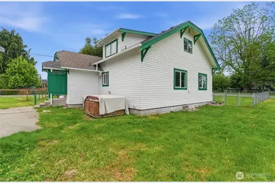 10302 40th Avenue E, Tacoma, WA 98446 - Photo 7