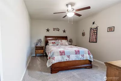 963 Bondgard Avenue E, Enumclaw, WA 98022 - Photo 15