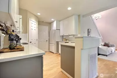 575 Elma Avenue NE, Renton, WA 98059 - Photo 11