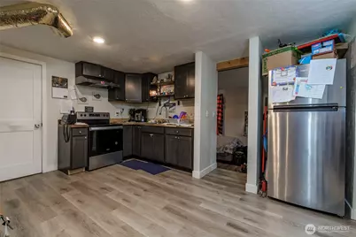 102 & 104 9th Street SW, Puyallup, WA 98371 - Photo 9