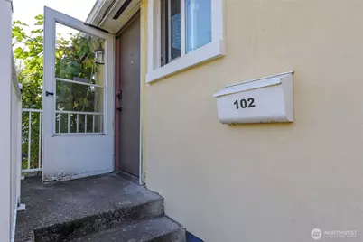 102 & 104 9th Street SW, Puyallup, WA 98371 - Photo 5