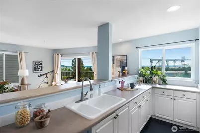 524 6th Avenue W #210, Seattle, WA 98119 - Photo 5