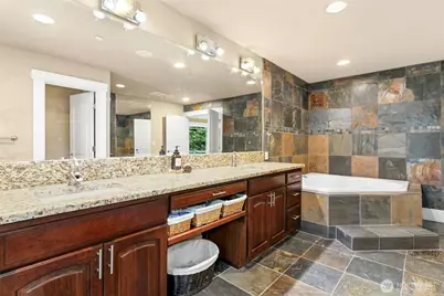 18634 92nd Avenue NE, Bothell, WA 98011 - Photo 29