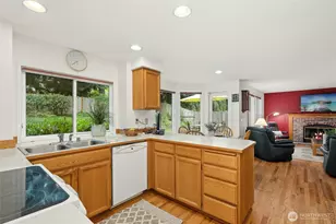 23435 NE 28th Pl, Sammamish, WA 98074 - Photo 9