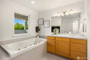 9021 Sand Point Way NE, Seattle, WA 98115 - Photo 15