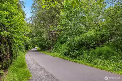 9021 Sand Point Way NE, Seattle, WA 98115 - Photo 25