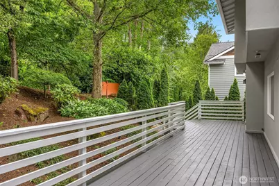 9021 Sand Point Way NE, Seattle, WA 98115 - Photo 23